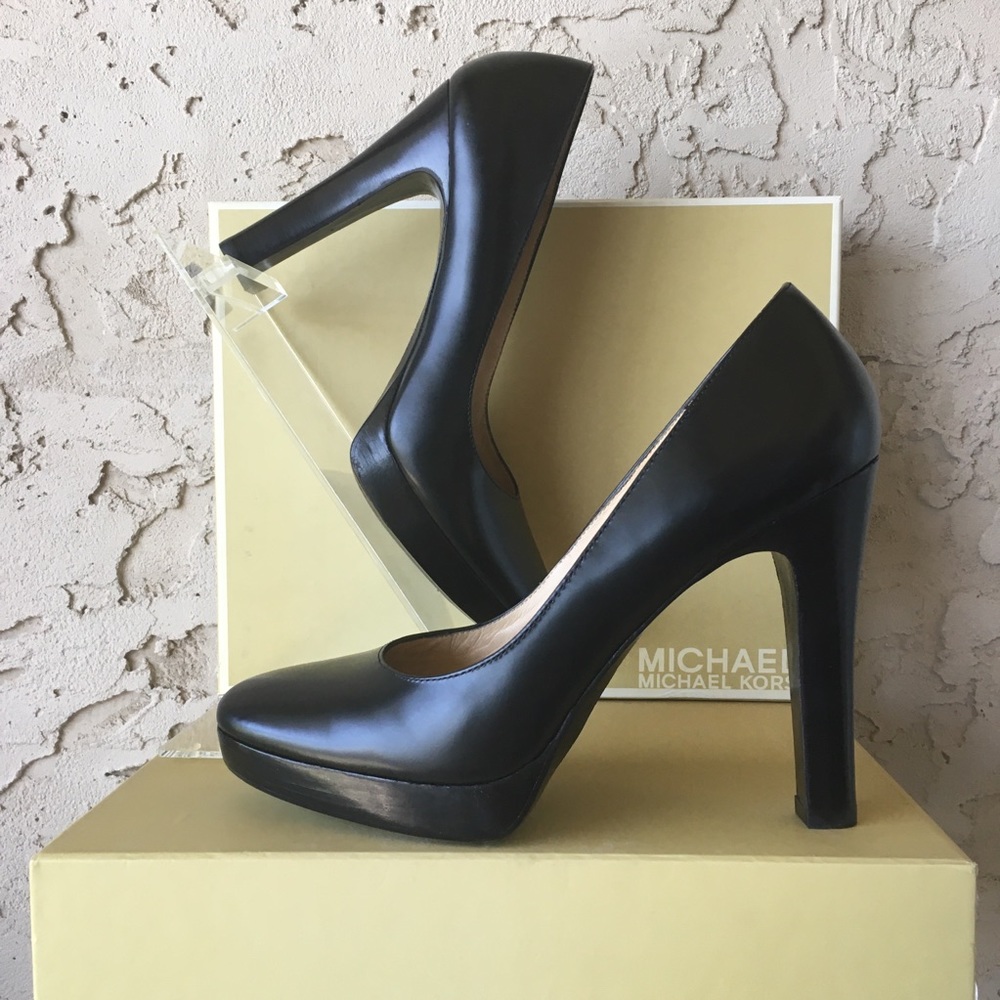 MICHAEL Michael Kors Black Leather Platform Pump